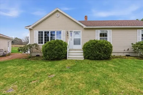 136 Stirling Road Warren ME 04864