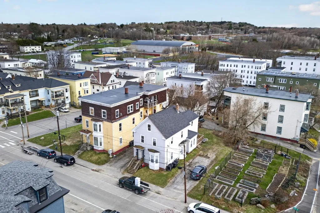 153 Pine Street Lewiston ME 04240
