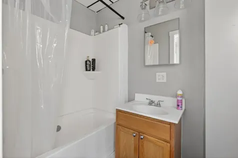 153 Pine Street Lewiston ME 04240