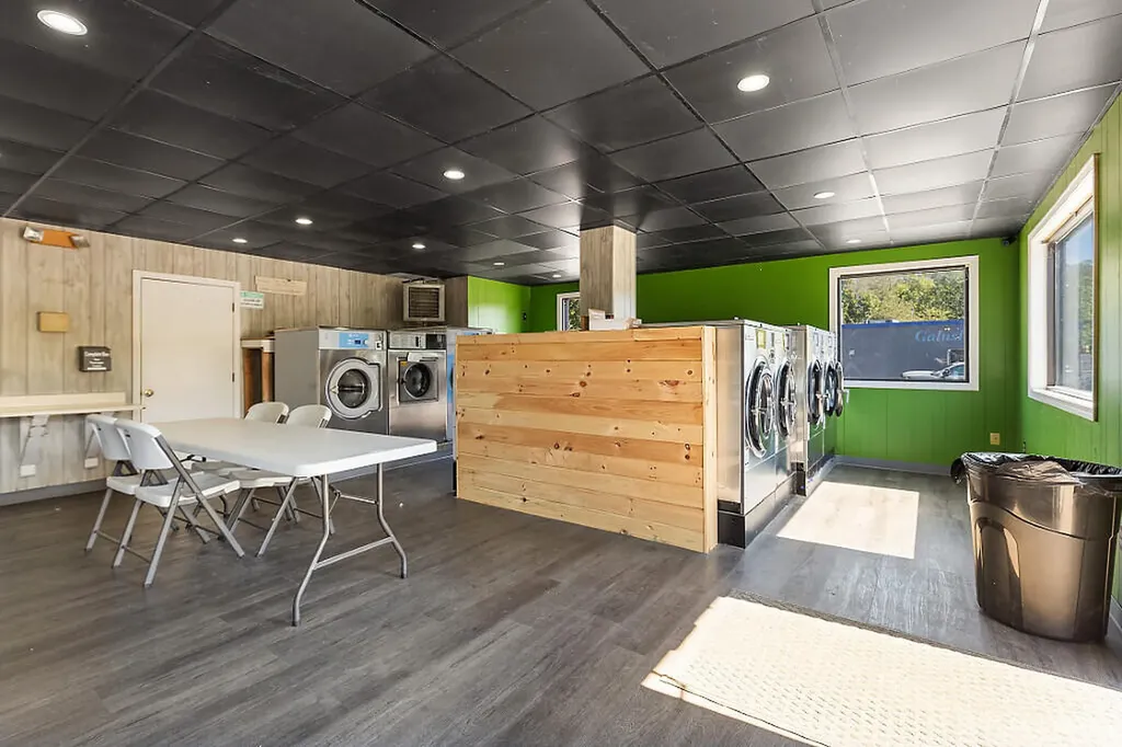 1198 Main Street Clinton ME 04927
