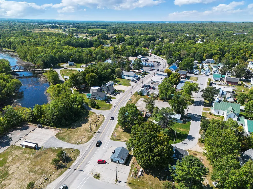 1198 Main Street Clinton ME 04927