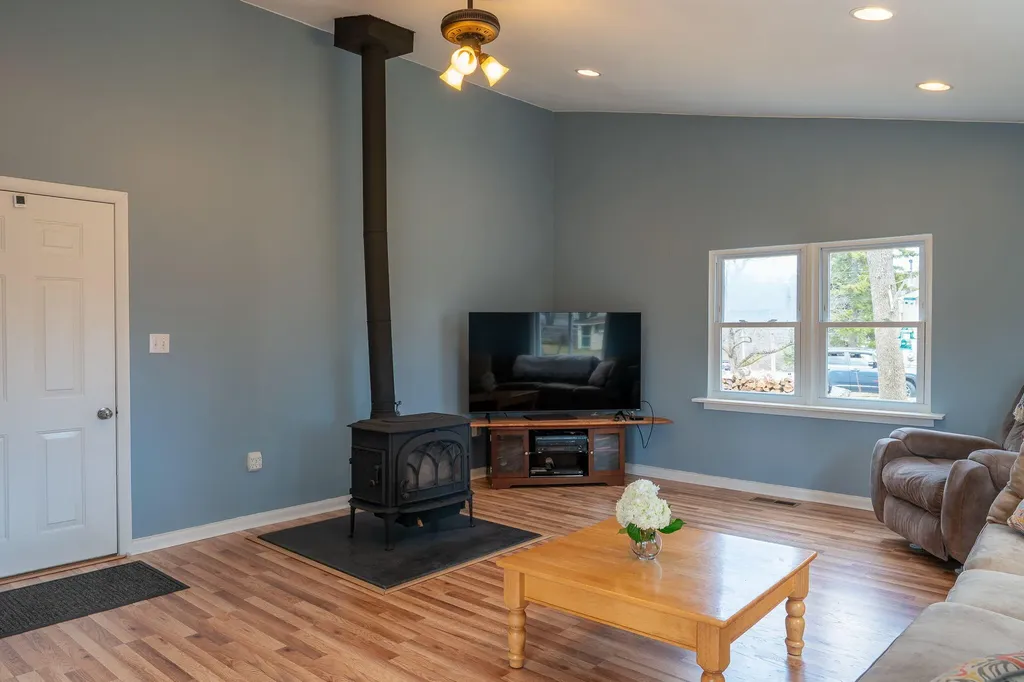 7 Patricia Road Brunswick ME 04011