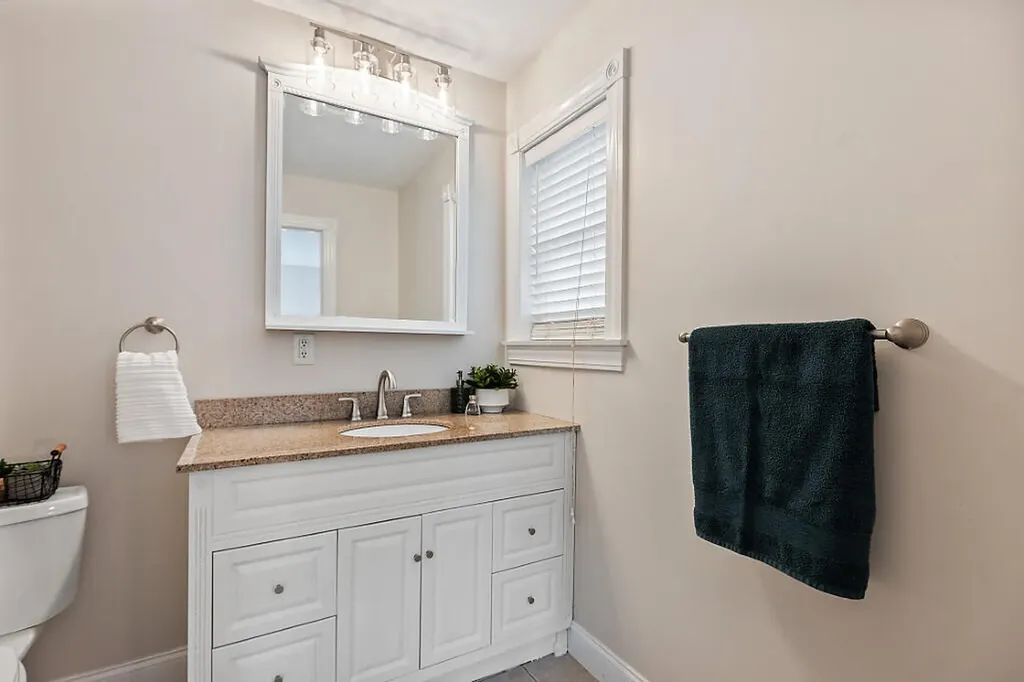 77 Glen Street Augusta ME 04330