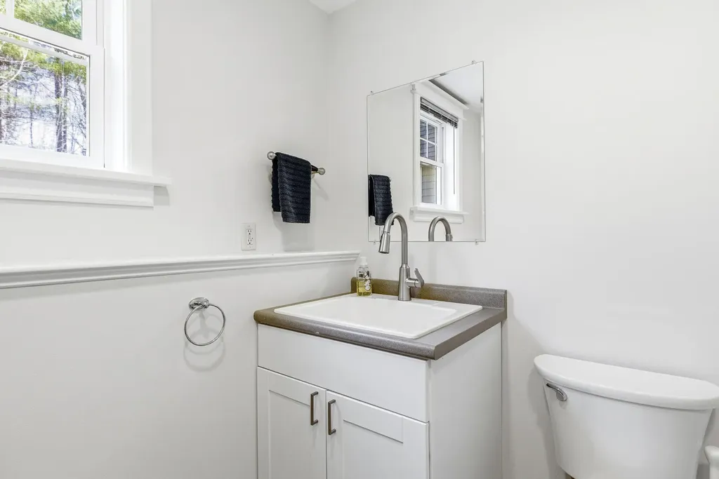 24 Andrews Lane Eliot ME 03903