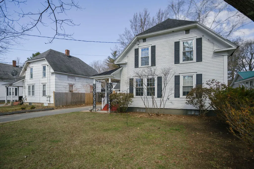 140 Maple Avenue Farmington ME 04938