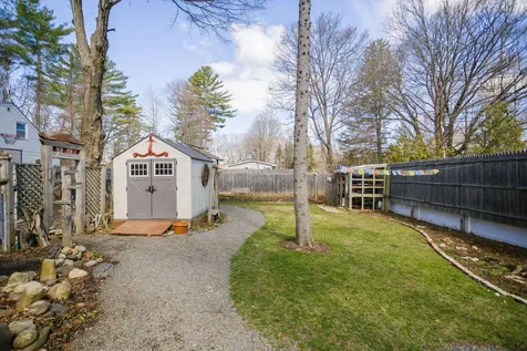 140 Maple Avenue Farmington ME 04938