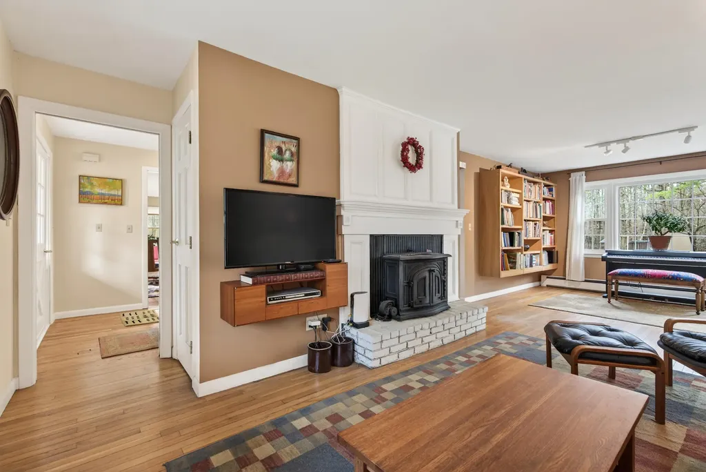 556 Mere Point Road Brunswick ME 04011