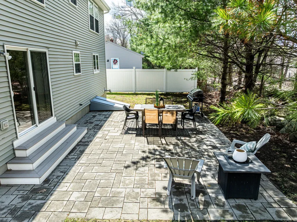 56 Ruby Lane Portland ME 04103
