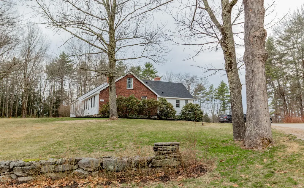 91 Merrill Gray ME 04039