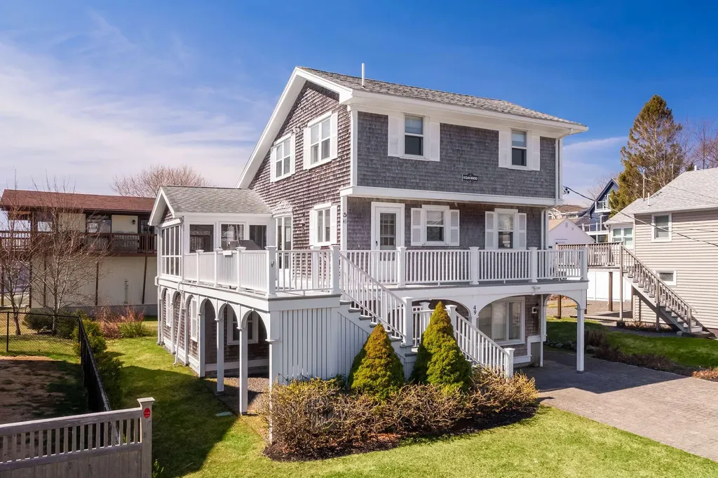 49 Highland Avenue York ME 03909