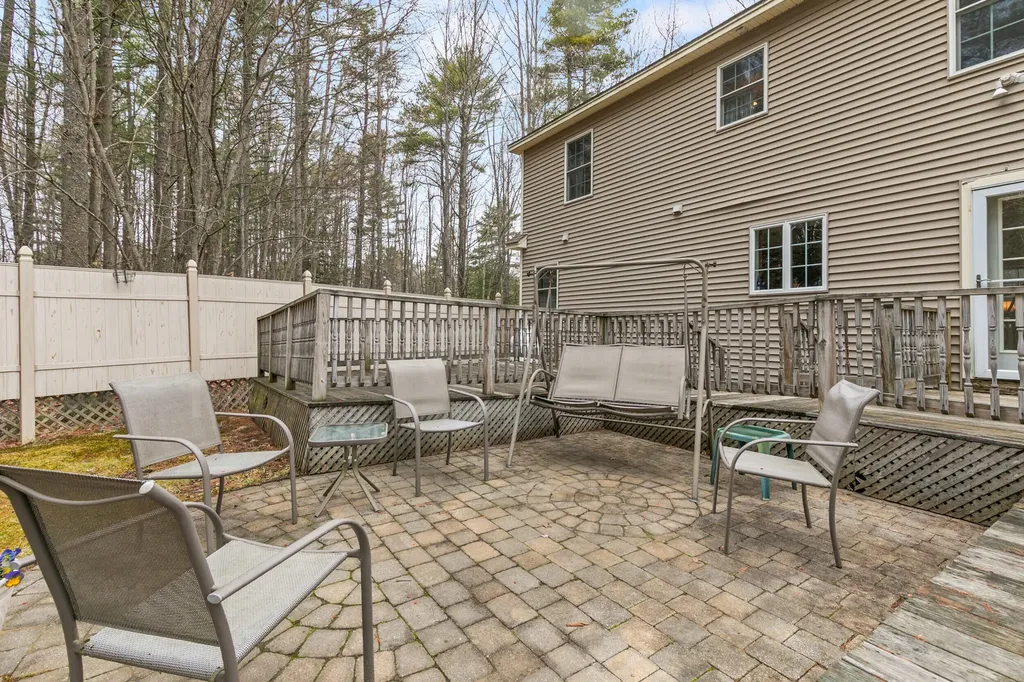 11 Hovey Lane Brunswick ME 04011