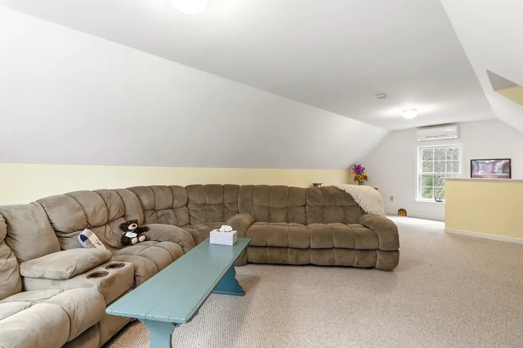 11 Hovey Lane Brunswick ME 04011