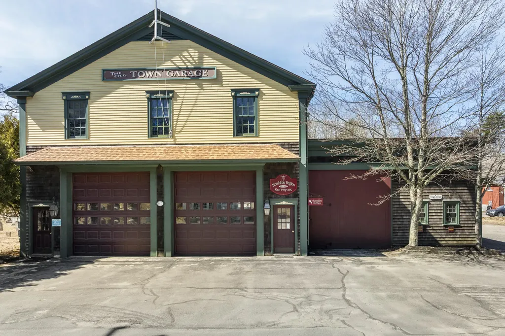 1037 Wiscasset Road Boothbay ME 04537
