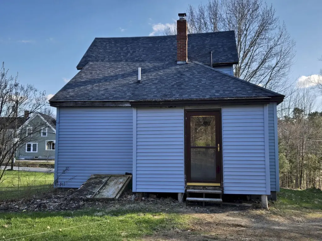28 Prospect Street Wilton ME 04294