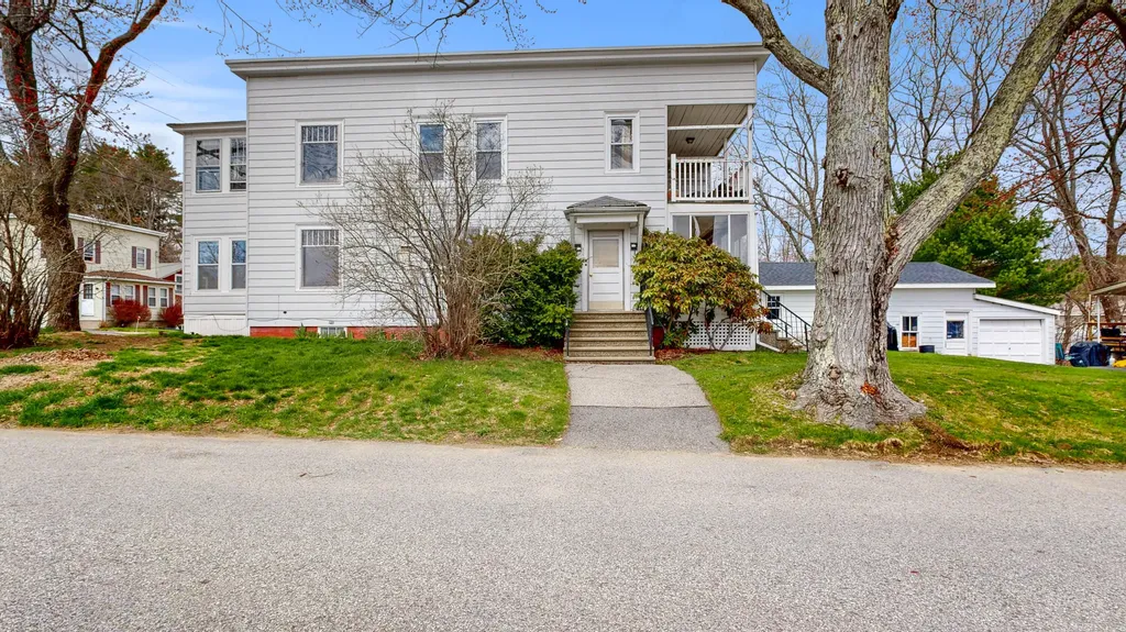 23 Eaton Street Lewiston ME 04240