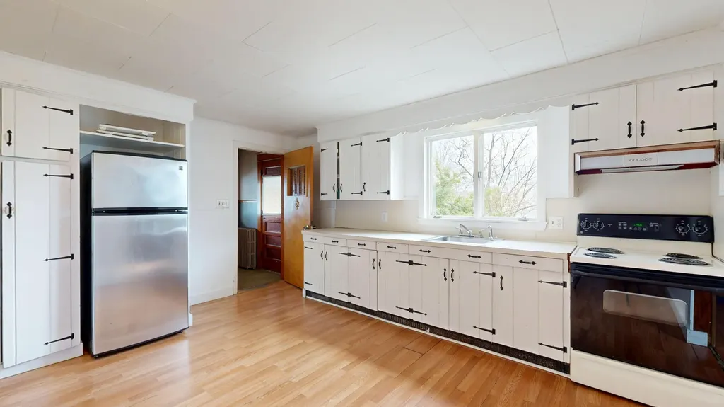 23 Eaton Street Lewiston ME 04240