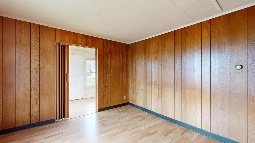 23 Eaton Street Lewiston ME 04240