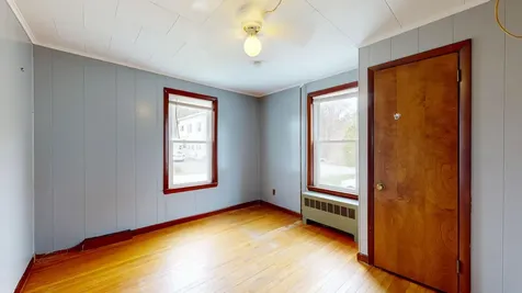 23 Eaton Street Lewiston ME 04240