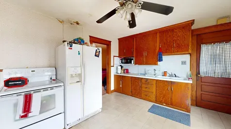 23 Eaton Street Lewiston ME 04240
