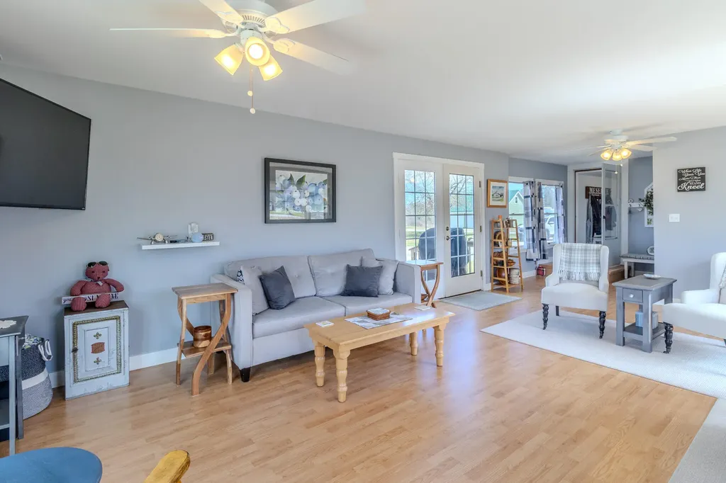 10 Frye Street Harrington ME 04643