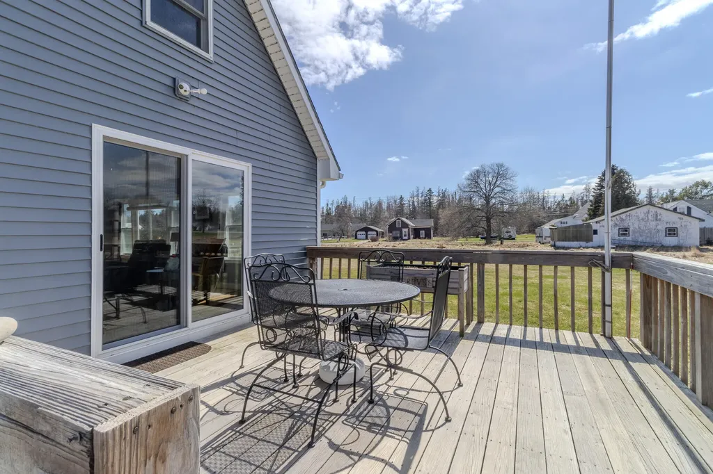 10 Frye Street Harrington ME 04643
