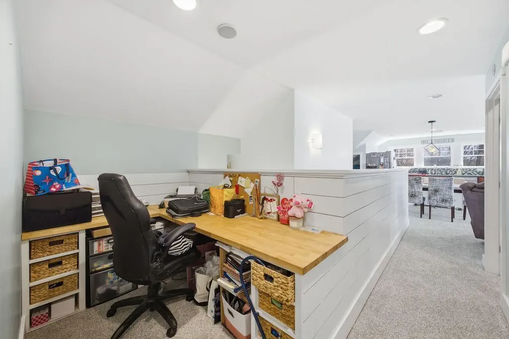 27 Fowler Road Cape Elizabeth ME 04107