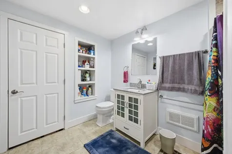 27 Fowler Road Cape Elizabeth ME 04107