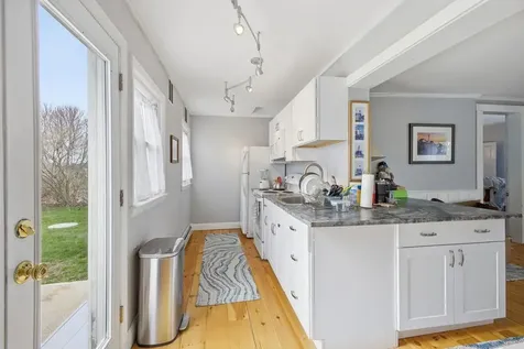 27 Fowler Road Cape Elizabeth ME 04107