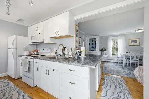 27 Fowler Road Cape Elizabeth ME 04107