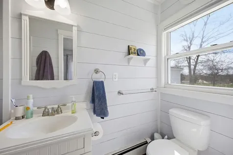 27 Fowler Road Cape Elizabeth ME 04107