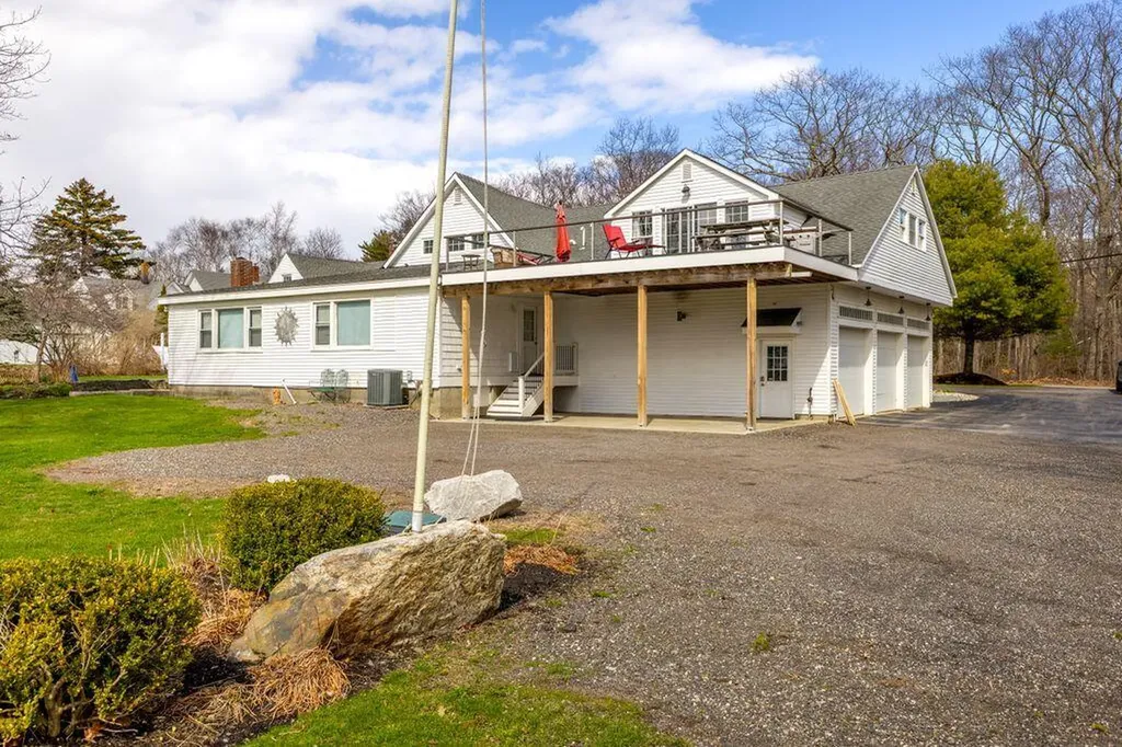 27 Fowler Road Cape Elizabeth ME 04107