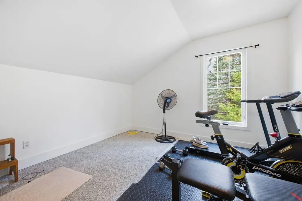 27 Fowler Road Cape Elizabeth ME 04107