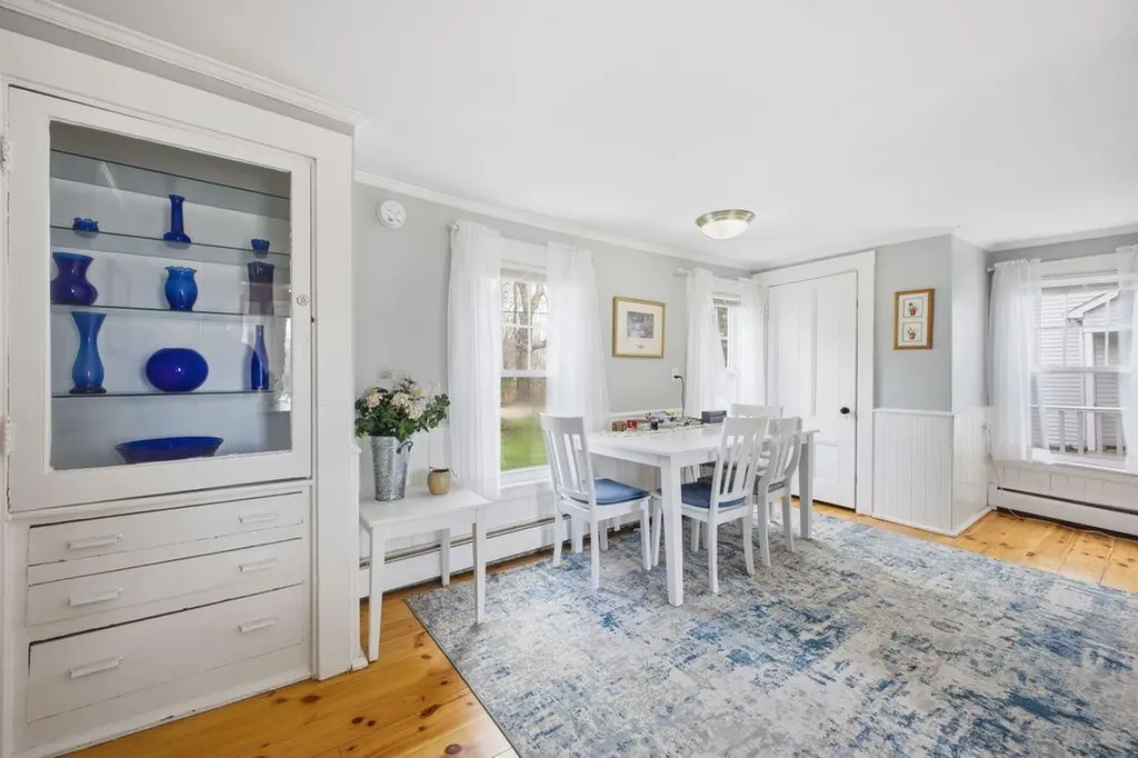 27 Fowler Road Cape Elizabeth ME 04107