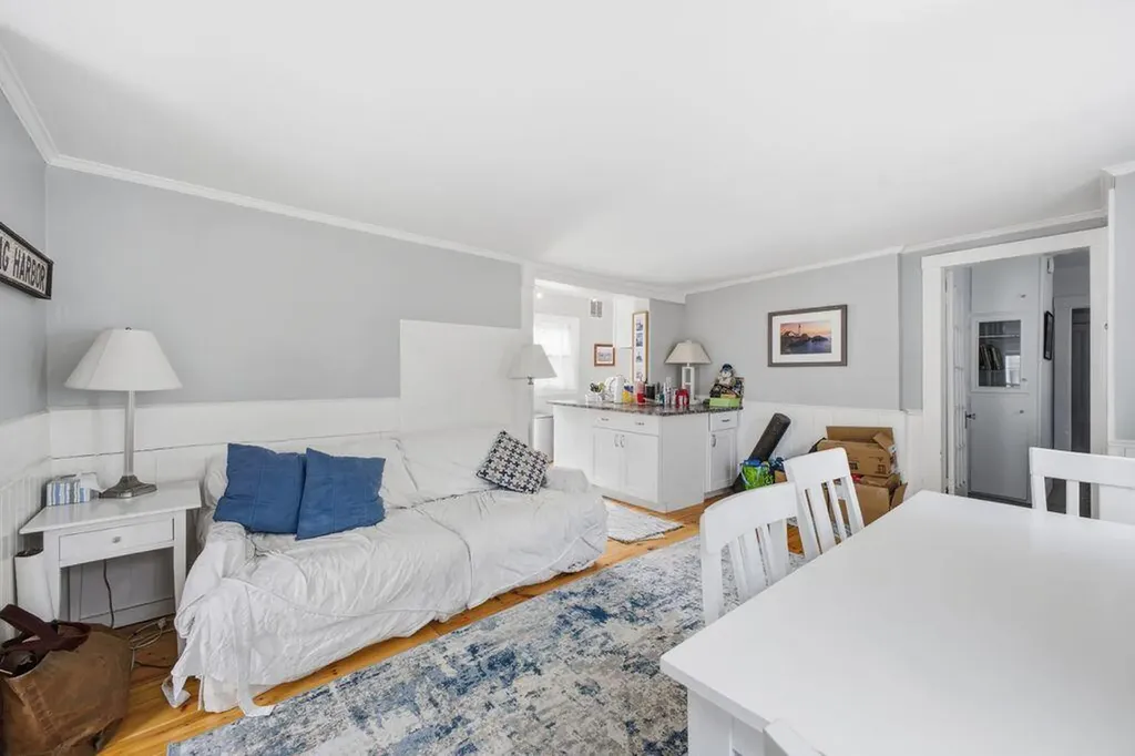 27 Fowler Road Cape Elizabeth ME 04107