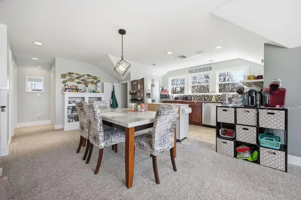 27 Fowler Road Cape Elizabeth ME 04107
