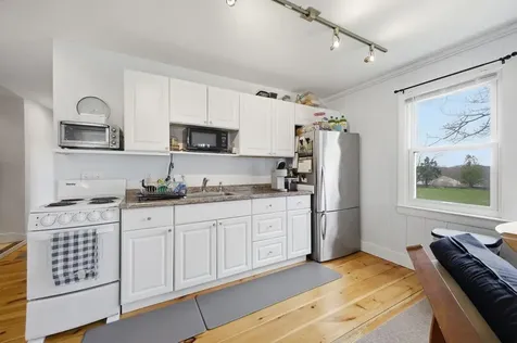 27 Fowler Road Cape Elizabeth ME 04107