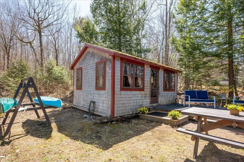 71 Luce Lane Hope ME 04847