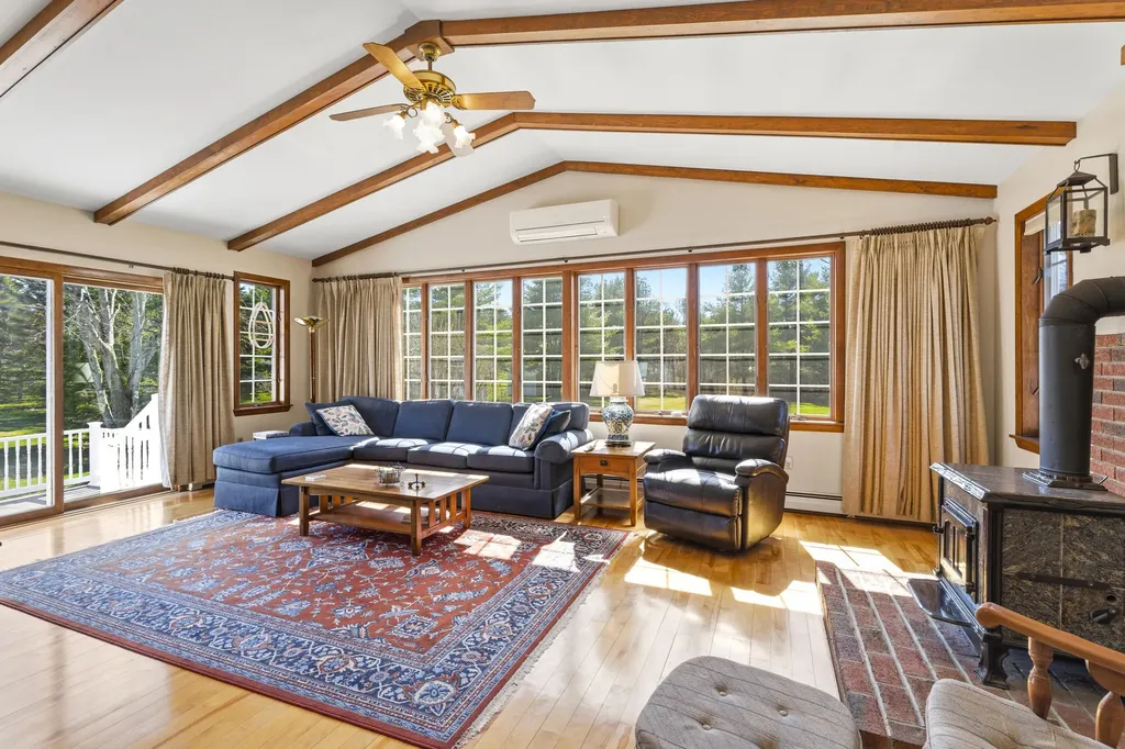 85 Longmeadow Drive Brewer ME 04412