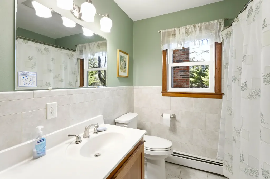 85 Longmeadow Drive Brewer ME 04412