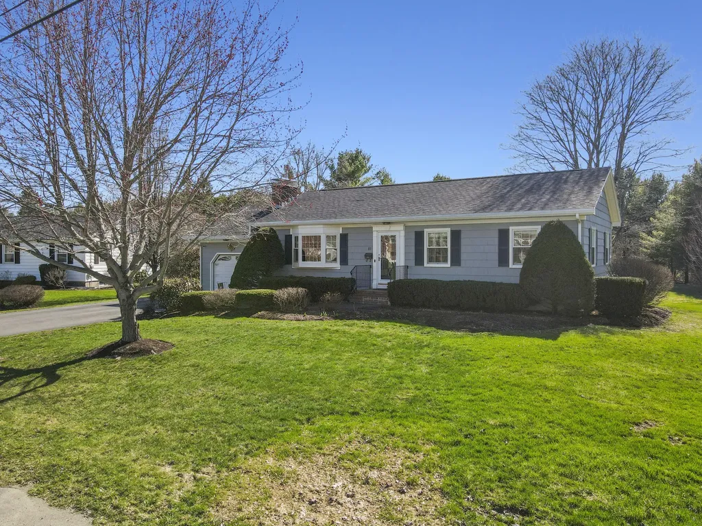 85 Longmeadow Drive Brewer ME 04412