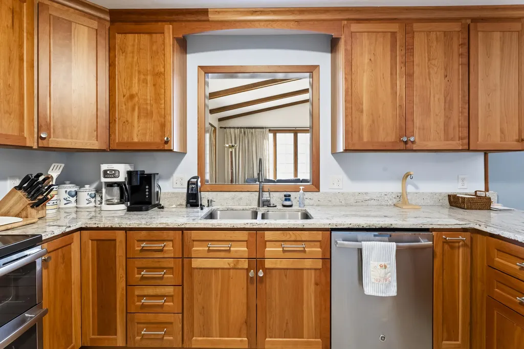 85 Longmeadow Drive Brewer ME 04412
