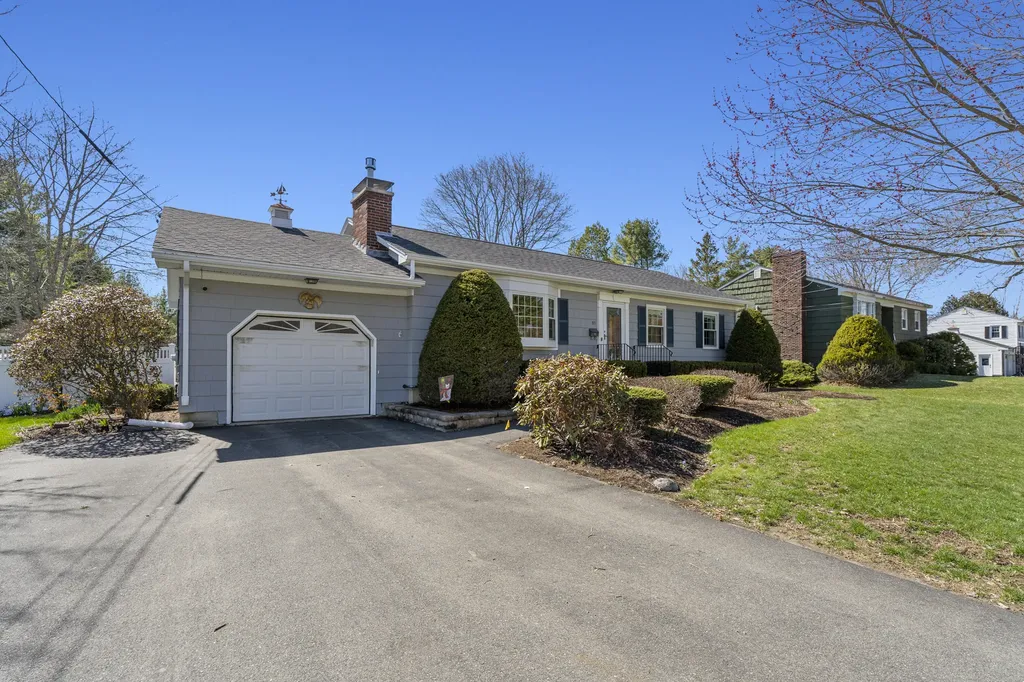 85 Longmeadow Drive Brewer ME 04412