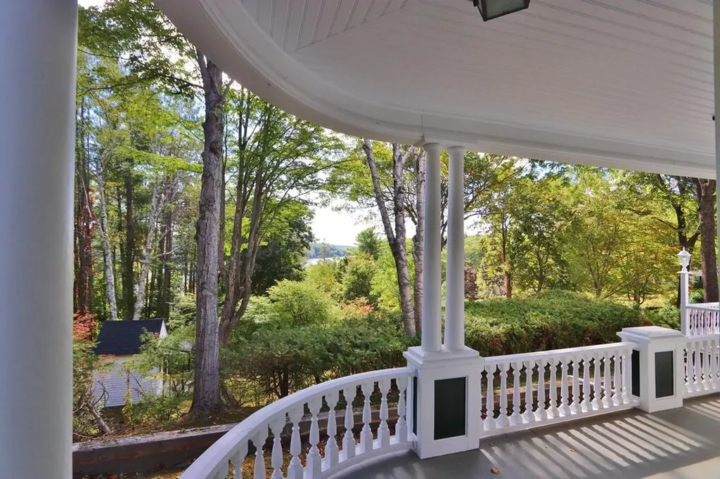 59 Summer Street Hampden ME 04444
