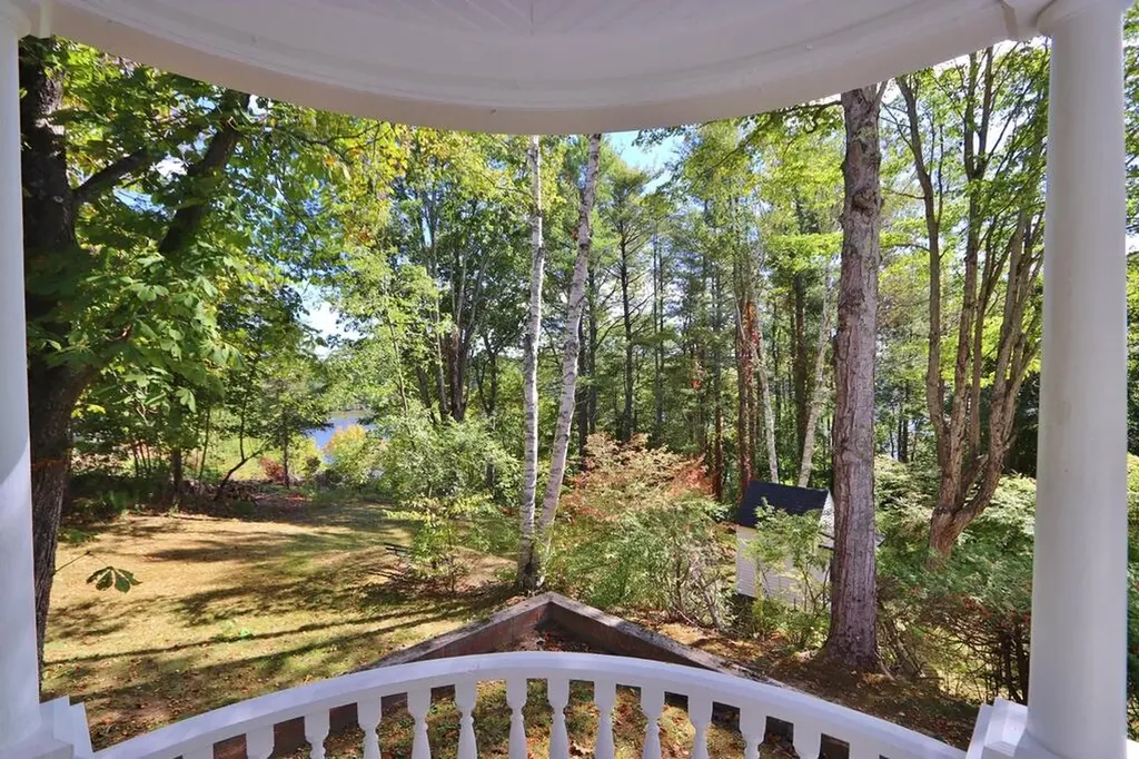 59 Summer Street Hampden ME 04444