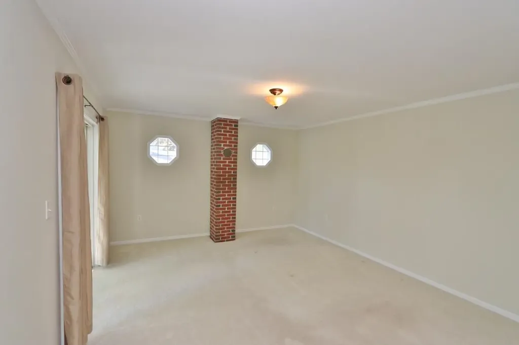 59 Summer Street Hampden ME 04444