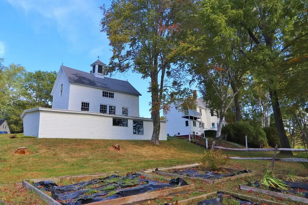 59 Summer Street Hampden ME 04444