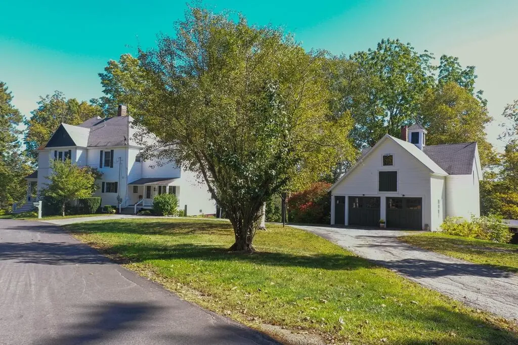 59 Summer Street Hampden ME 04444