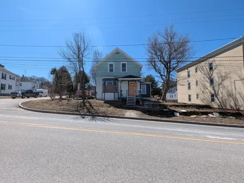 113 7th Street Auburn ME 04210