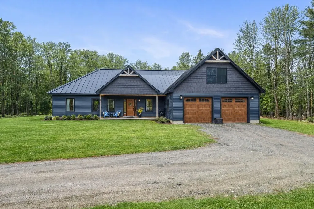 10 Dandelion Rock Lane Belgrade ME 04917