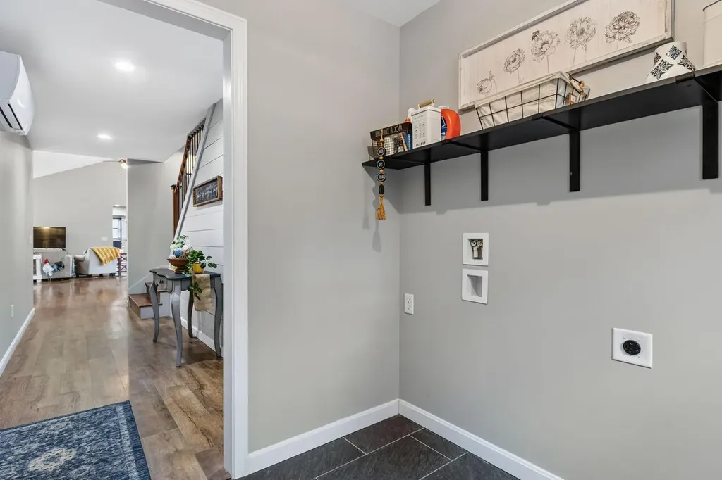 10 Dandelion Rock Lane Belgrade ME 04917
